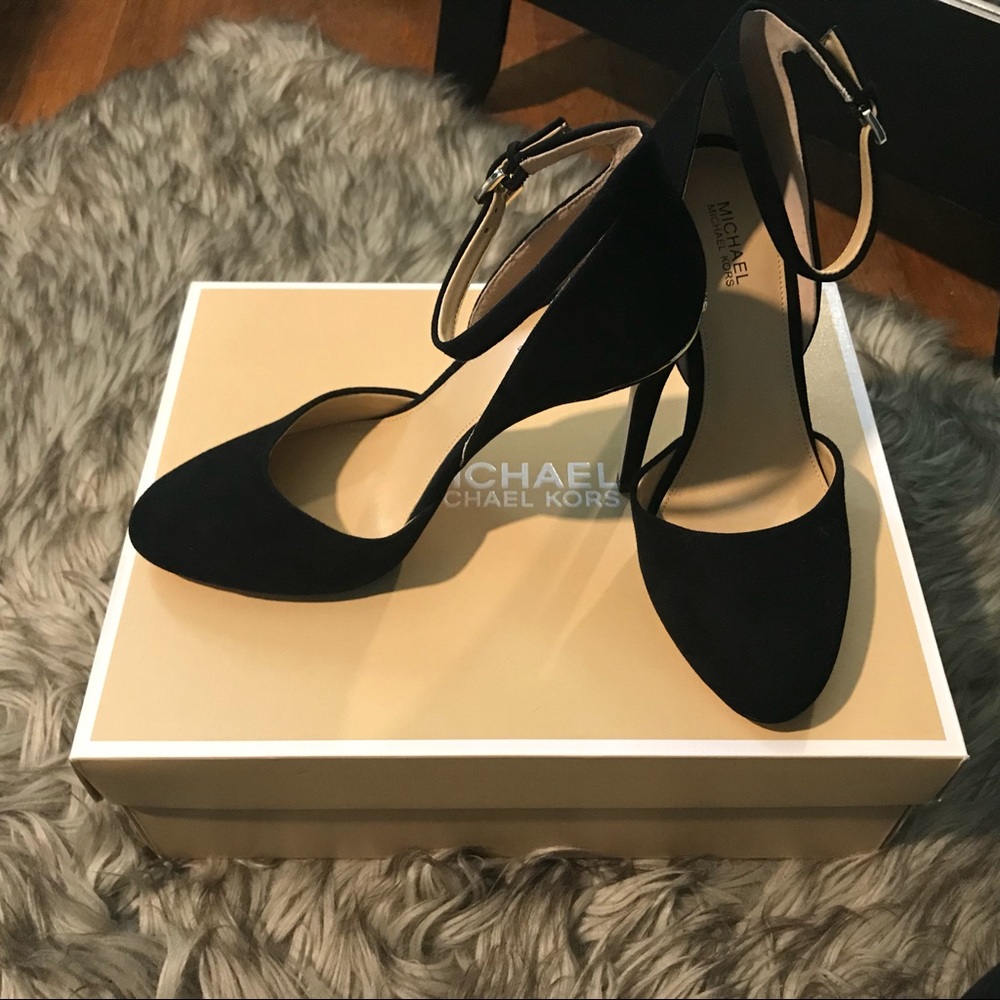 MICHAEL Michael Kors NWT Georgia leather pumps